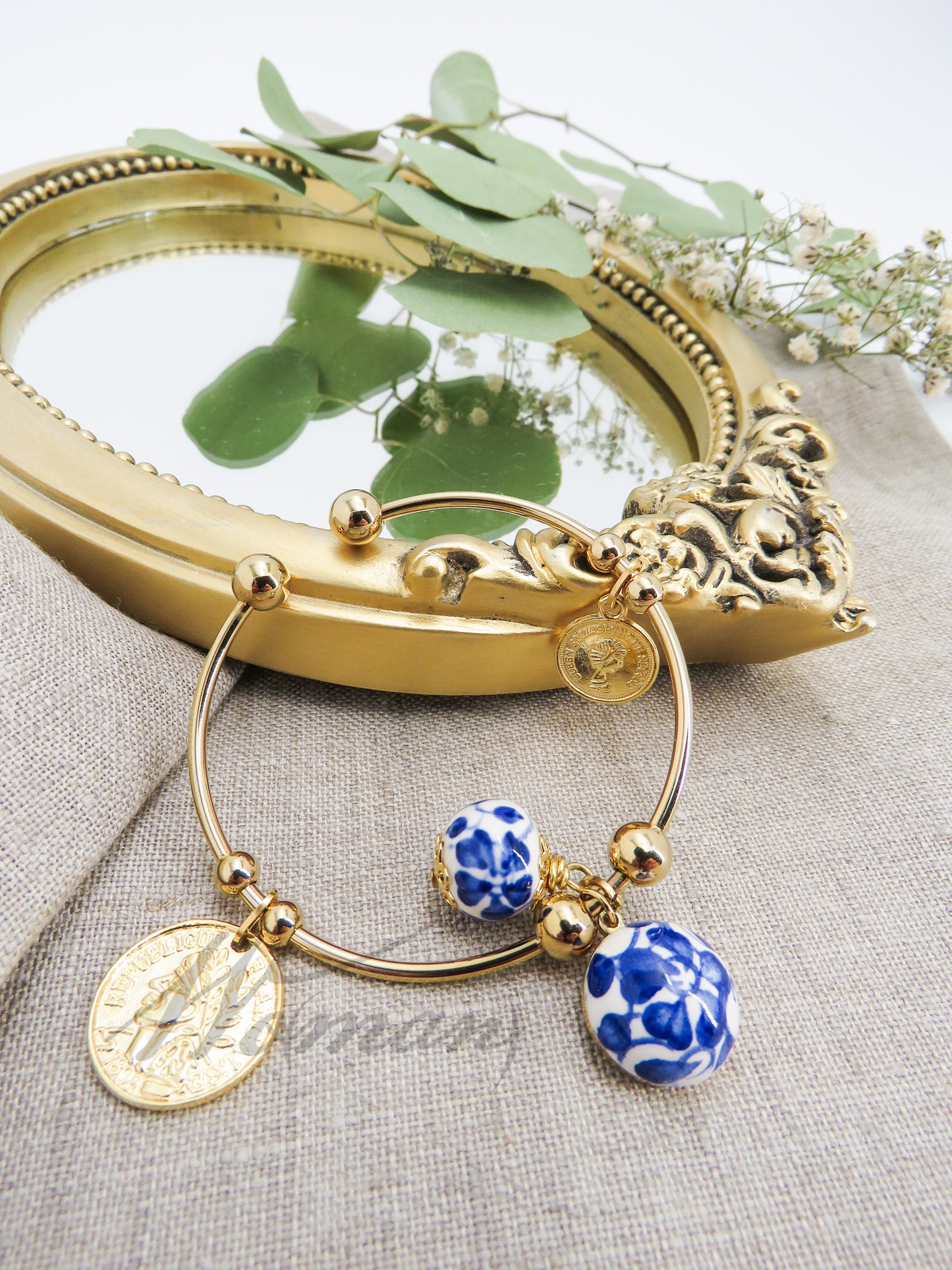 Bracelet with 2 ceramic charms